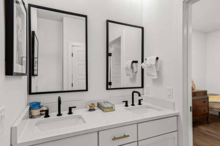 The Warhol - Pet-Friendly Apartment Bentonville Dış mekan fotoğraf